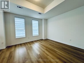 70 Kenesky Dr in Hamilton, ON - Building Photo - Building Photo