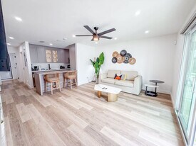 8115 Thomas Dr in Panama City, FL - Building Photo