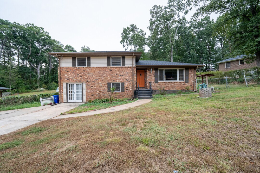 4285 Mercer Rd in Decatur, GA - Building Photo