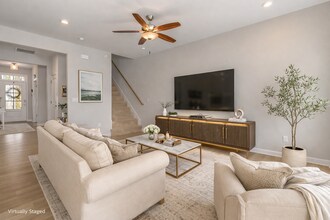 608 Rhema Rd in Virginia Beach, VA - Building Photo - Building Photo