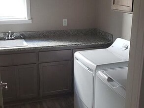 382 Hideaway Park in Chico, CA - Building Photo - Building Photo