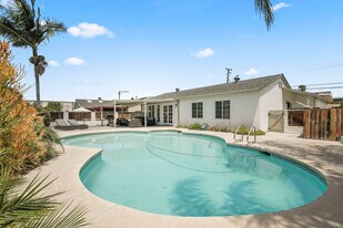 4625 Glacier Ave in San Diego, CA - Building Photo