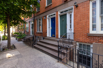 49 Horatio St in New York, NY - Building Photo - Building Photo