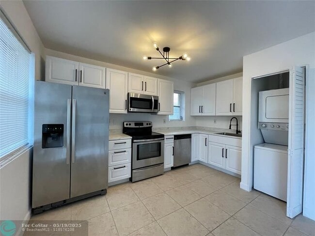 property at 4071 N Dixie Hwy