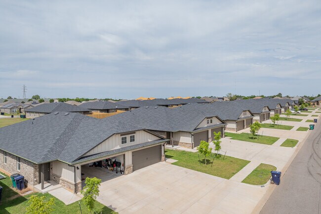 Chisholm Creek in Oklahoma City, OK - Building Photo - Primary Photo