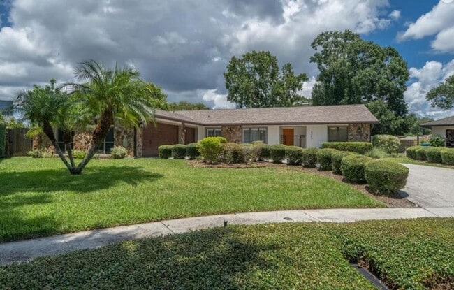 3203 Stoneybrook Ln