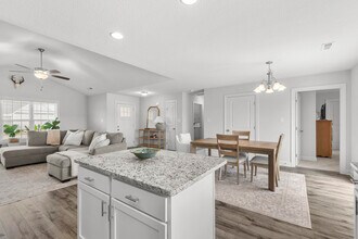 924 Uplands Ln in Jacksonville, NC - Building Photo - Building Photo