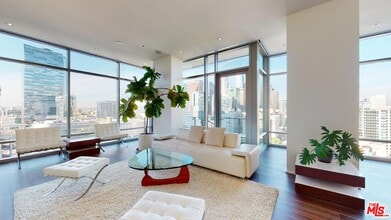 1100 S Hope St in Los Angeles, CA - Building Photo - Building Photo