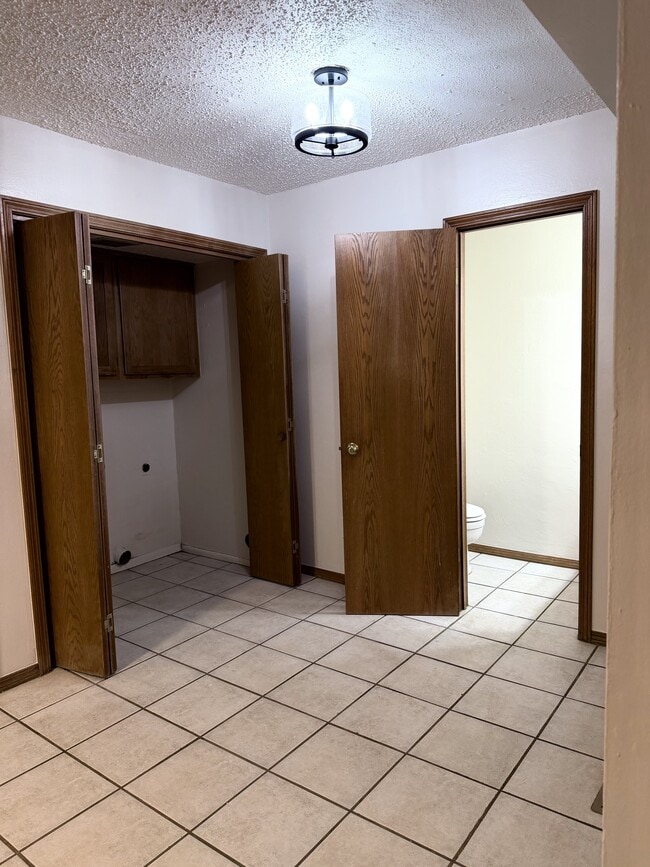 12305 Cedar Springs Ln in Oklahoma City, OK - Building Photo - Building Photo