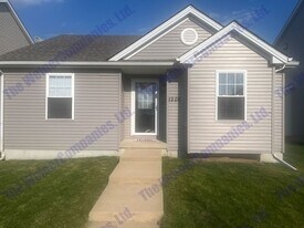 1208 Ogelthorpe Ave in Urbana, IL - Building Photo