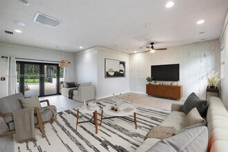 6220 SW 123rd Terrace in Miami, FL - Building Photo - Building Photo