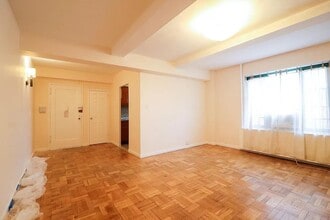 5 Metropolitan Oval in Bronx, NY - Building Photo - Building Photo