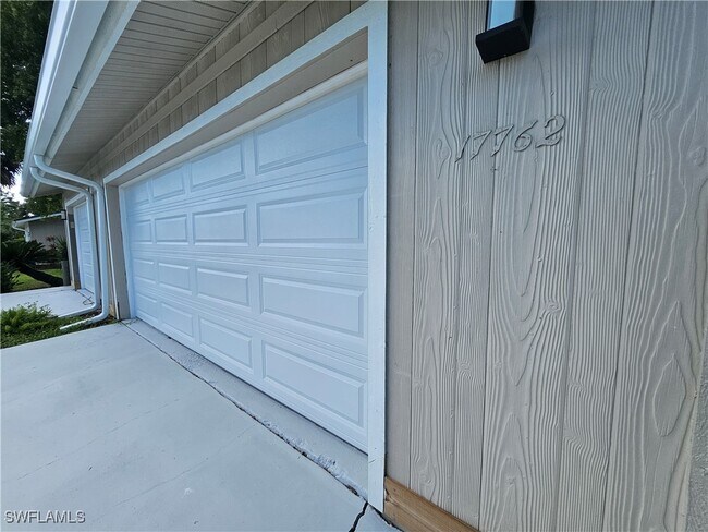 17762 Park Village Blvd in Ft. Myers, FL - Building Photo - Building Photo