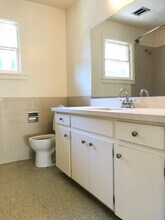 5040 16th Ave NE in Seattle, WA - Building Photo - Building Photo