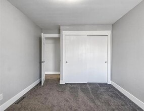 4676 E Alamos Ave in Fresno, CA - Building Photo - Building Photo