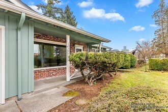 13595 NW Westlawn Terrace in Portland, OR - Building Photo - Building Photo