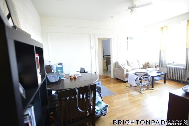 66 Chiswick Rd, Unit 9