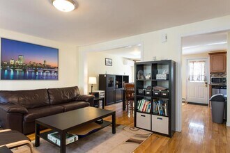 13 James Way in Cambridge, MA - Building Photo - Building Photo