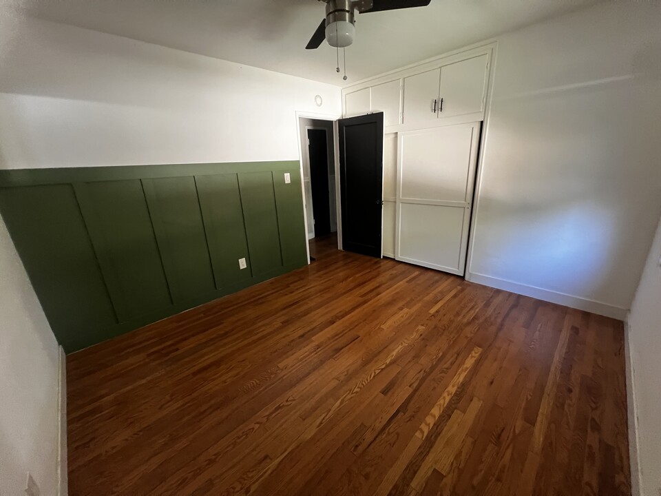 9354 Campo Rd in Spring Valley, CA - Foto de edificio