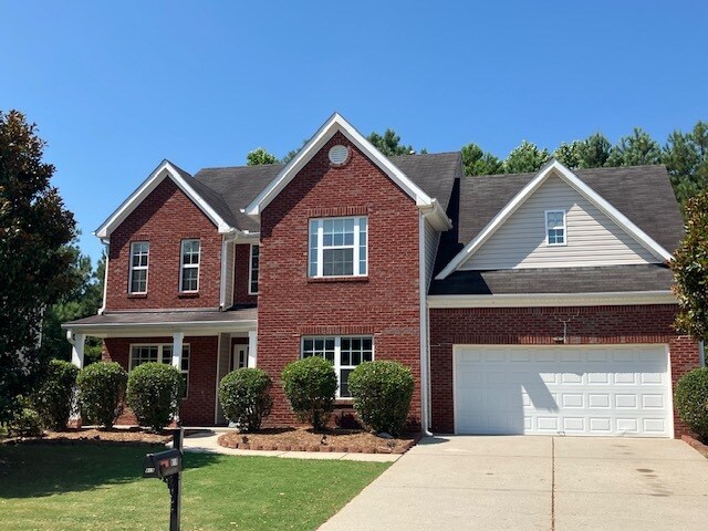 819 Roxholly Ln in Buford, GA - Building Photo