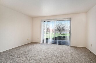 Lakeside Apartments in Battle Creek, MI - Foto de edificio - Building Photo