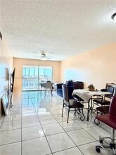305 W 68th St, Unit 516 in Hialeah, FL - Building Photo - Building Photo