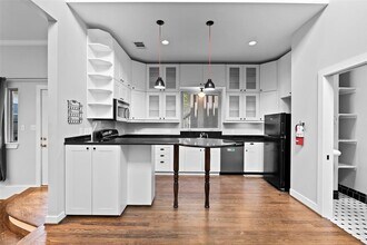 1309 Chestnut Ave in Austin, TX - Foto de edificio - Building Photo