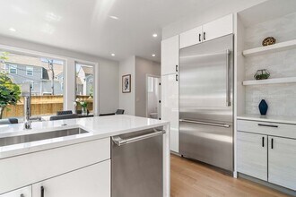 112 Hampshire St in Cambridge, MA - Building Photo - Building Photo