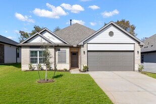 11832 Whirlaway Dr in Willis, TX - Building Photo