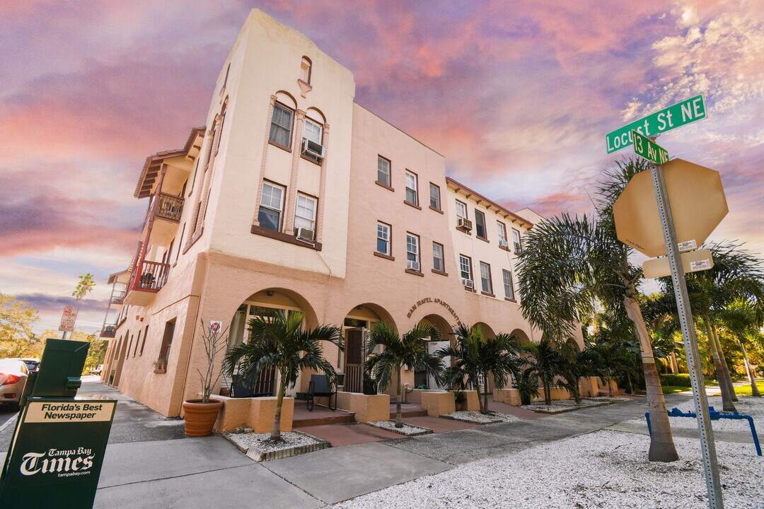 San Rafael Apartments in St. Petersburg, FL - Building Photo