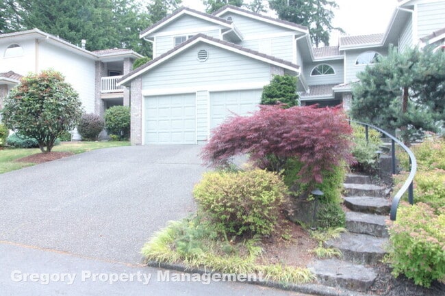 property at 2000 Village Green Dr