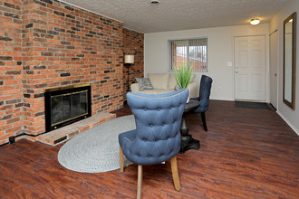 Grange Oaks Apartments in Holly, MI - Building Photo - Interior Photo