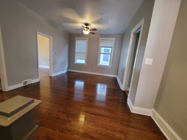 7632 S Drexel Ave in Chicago, IL - Foto de edificio - Building Photo