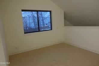 13 Residence Inn Dr in Latham, NY - Building Photo - Building Photo