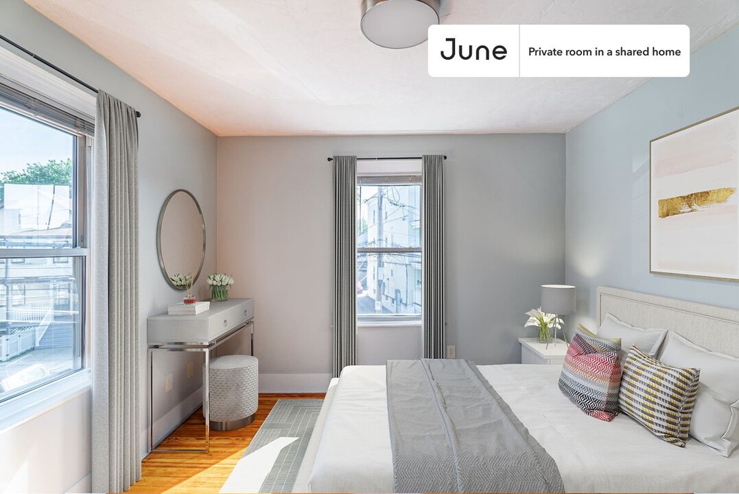 Private bedroom in 6 bed/2 bath Home in Boston, MA - Building Photo