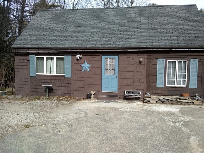 124 Madbury Rd, Unit 2 in Durham, NH - Foto de edificio - Building Photo