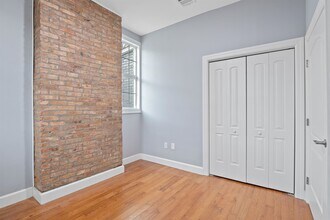 100 Griffith St in Jersey City, NJ - Building Photo - Building Photo