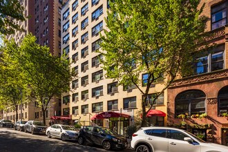 Park View Towers in New York, NY - Foto de edificio - Building Photo