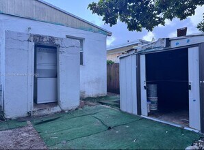 1541 NW 70th St in Miami, FL - Building Photo - Building Photo