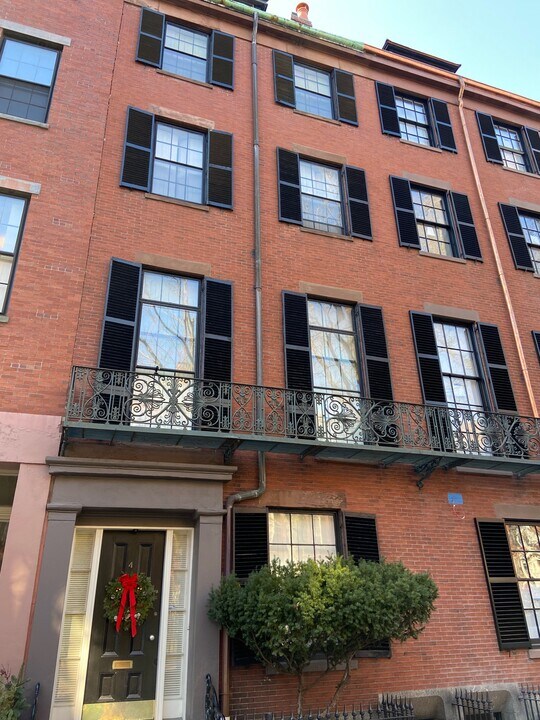 4 Louisburg Sq, Unit PH in Boston, MA - Building Photo