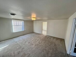 504 S Hickory St in Cuba, MO - Building Photo - Building Photo