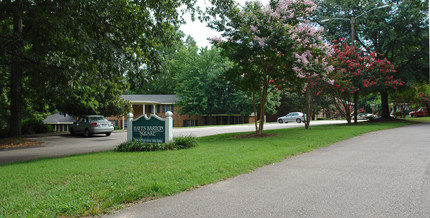 Hayes Barton Square in Raleigh, NC - Building Photo - Building Photo