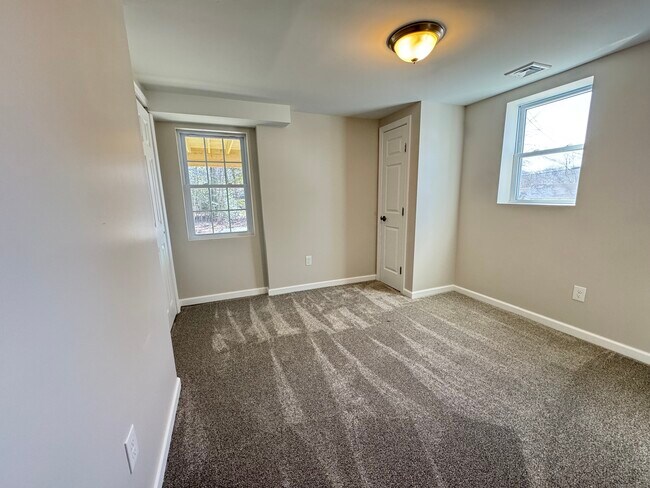 183 County Rd in Torrington, CT - Building Photo - Building Photo