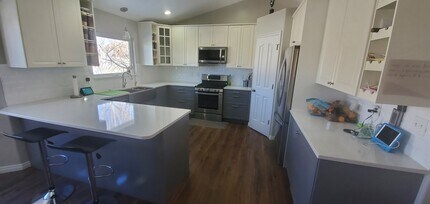 4214 W 11475 S in South Jordan, UT - Building Photo - Building Photo