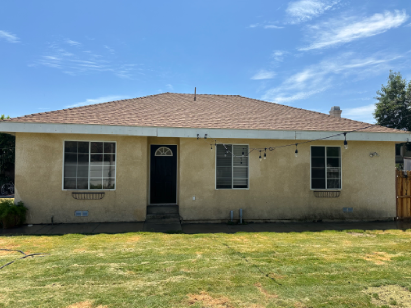 10033 White Oak Ave in Los Angeles, CA - Foto de edificio