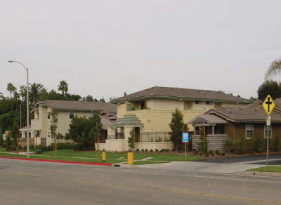 Bowen Court Senior Community in Huntington Beach, CA - Foto de edificio - Building Photo