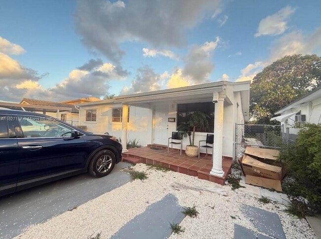 property at 526 E 54th St