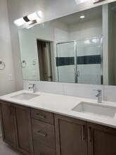 3631 1st Ave NW in Seattle, WA - Foto de edificio - Building Photo