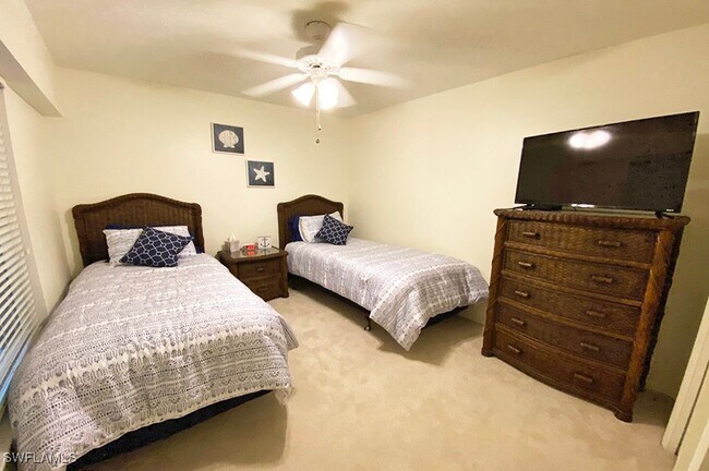 2790 Cypress Trace Cir