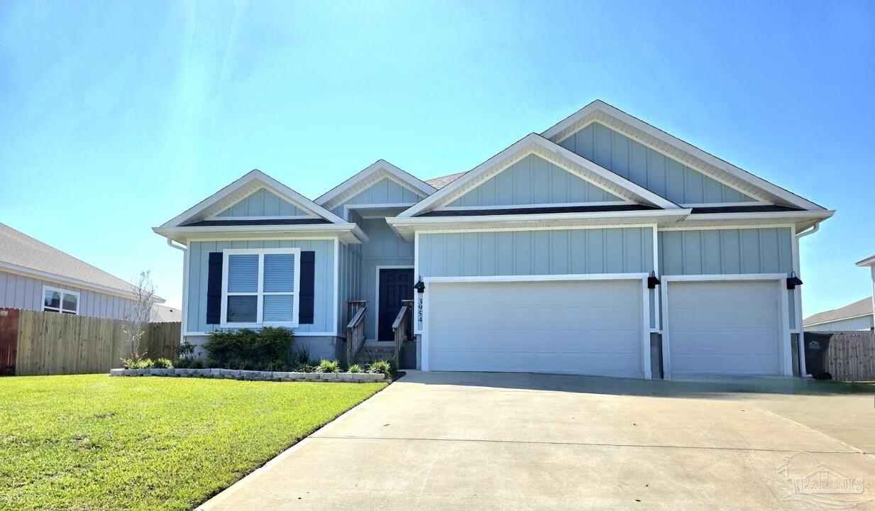 3954 Whitetail Ln in Pensacola, FL - Foto de edificio